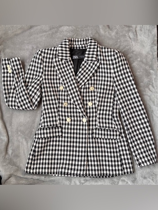 Zara Jackets & Blazers - ZARA Black & White Tweed Houndstooth Double-Breasted Blazer - size M